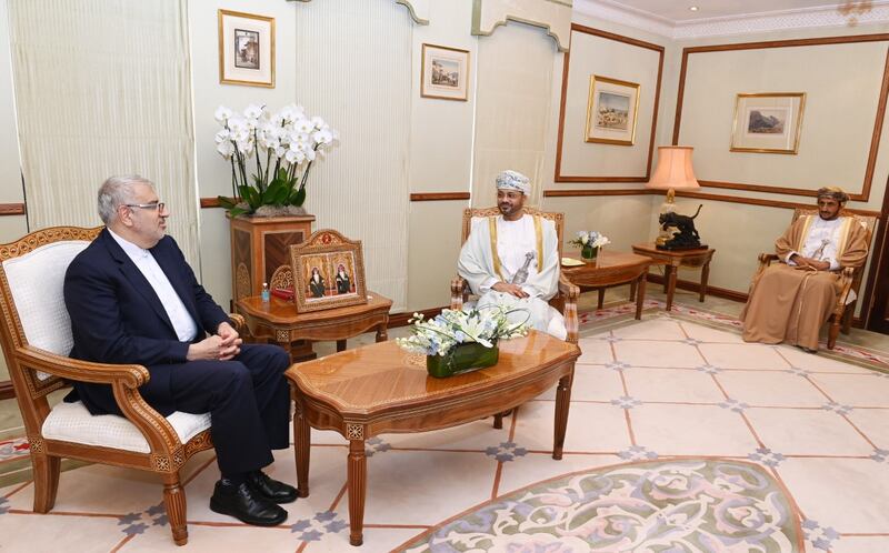 سلطنة عمان وإيران تبحثان التعاون في مجال الطاقة