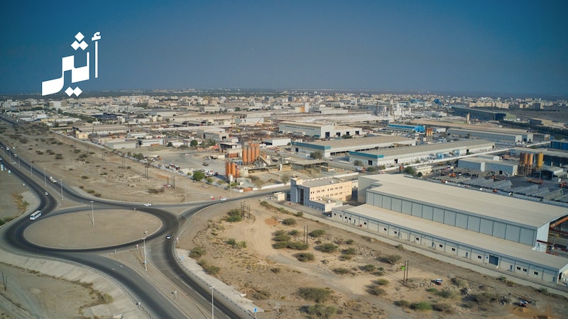 “الهندسة العكسية”: هل تختصر عُمان طريقها إلى الصناعة؟