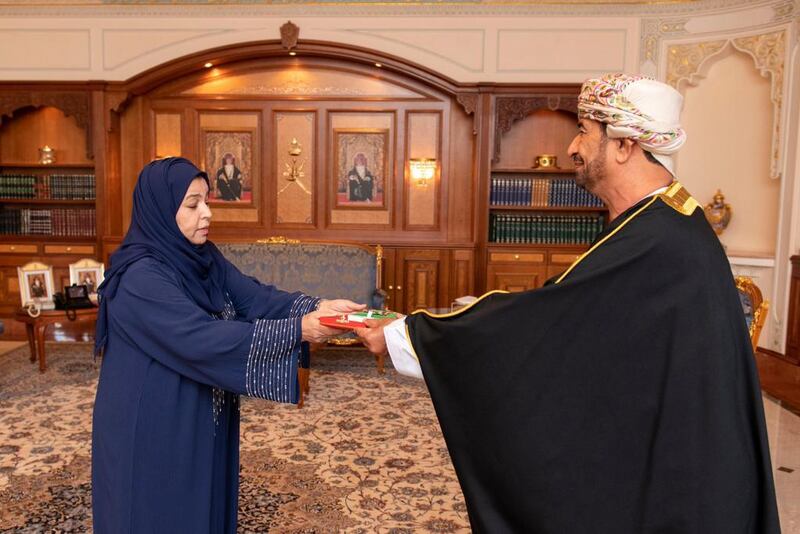جلالة السلطان يمنح عددًا من الأوسمة