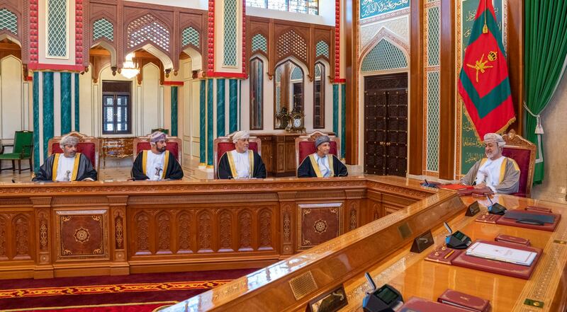 جلالة السلطان يترأس اجتماعا لمجلس الوزراء