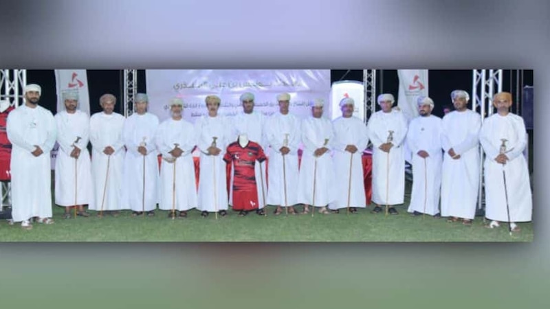ضمن برنامج “الملاعب الخضراء”: بنك مسقط يحتفل بافتتاح مشروع إنارة ملعب فريق الحميضة الرياضي في إزكي