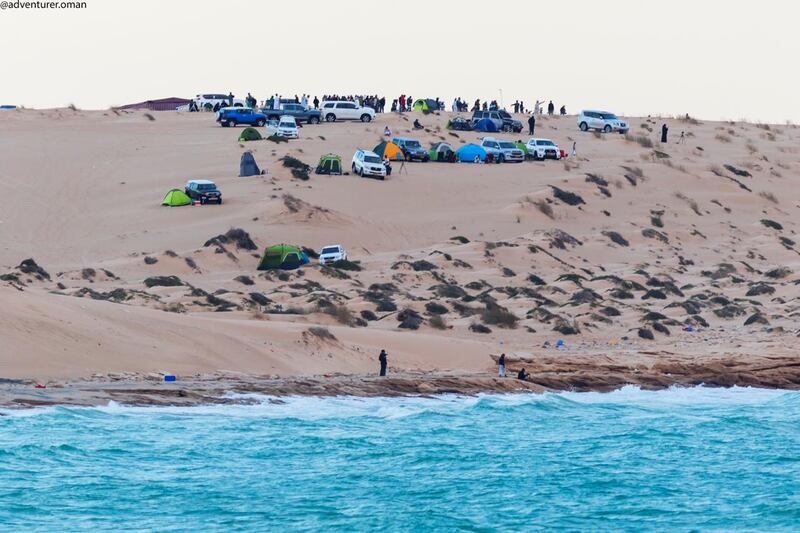 بالصور والفيديو: 300 شخص من 17 دولة يعيشون رصد الكسوف الحلقي بالسلطنة