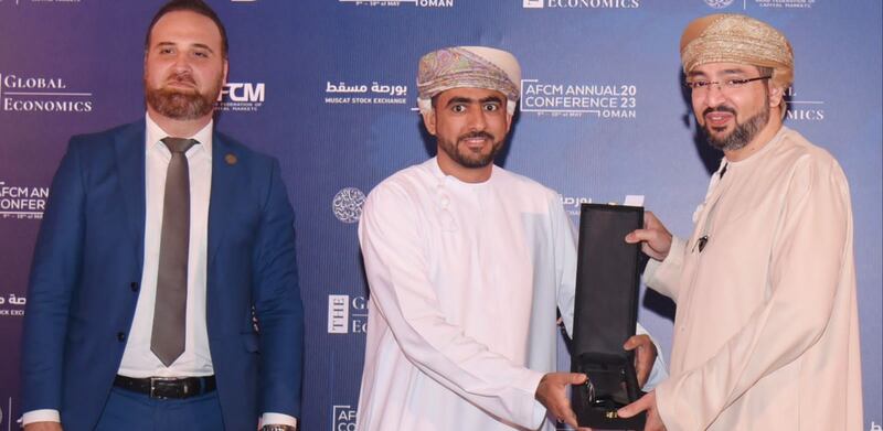 بنك مسقط يفوز بجائزتين مرموقتين من اتحاد أسواق المال العربية