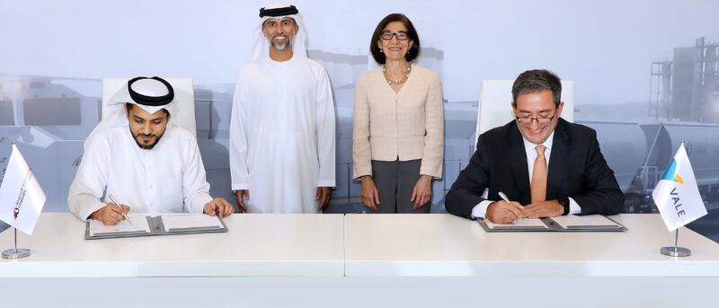 اتفاقية لاستكشاف فرص نقل خام الحديد بين عُمان والإمارات عبر السكك الحديدية