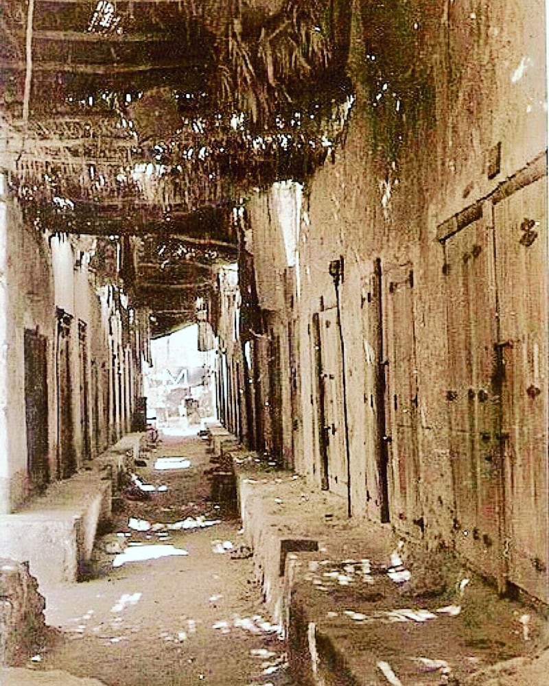 سوق صحار من الترميم والتجديد إلى الإغلاق؛ فما حكايته؟