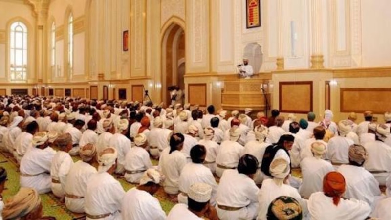 125 يومًا ما بين السماح بإقامة صلاة الجمعة وإيقافها مجددًا