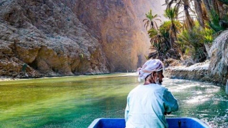 تقرير: لماذا يعتز العمانيون بلبسهم الوطني؟