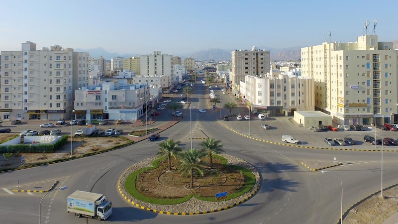 والي العامرات يوضح حول المشروعات الجديدة فيها