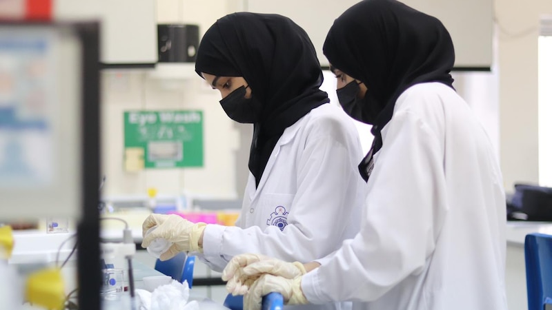 حل مشاكل الرطوبة في الجدران بمُنتَج عماني