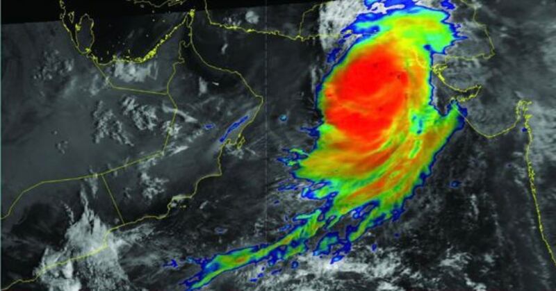 “شاهين” يبعد عن السلطنة 590 كم
