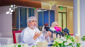 ماذا تكشف ”ساعة واحدة“ عن دخل الأسرة العُمانية وإنفاقها؟