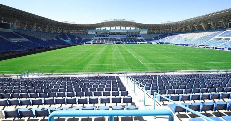 (الحساب الرسمي لـ استاد جامعة الملك سعود)