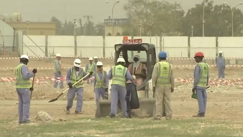وزير الصحة يوضح حول مستشفى السلطان قابوس بصلالة