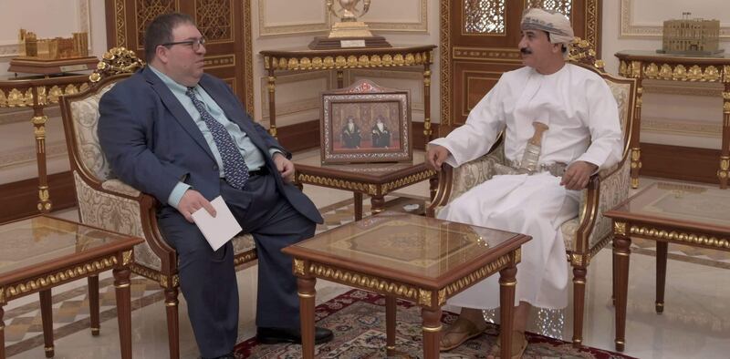 وزيرُ المكتب السُّلطاني يودّع سفيري الأردن و قبرص