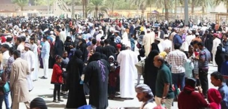 عدد سكان السلطنة في مطلع 2020 يتجاوز الـ 4 ملايين و600 ألف