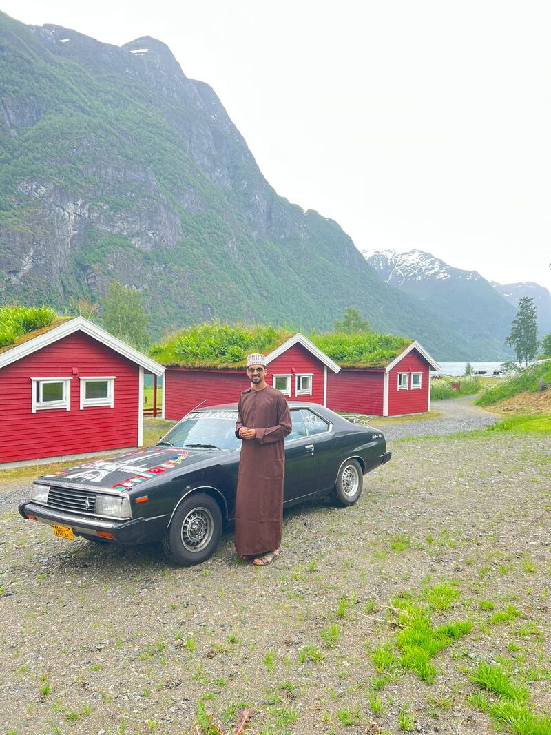 بسيارة كلاسيكية: رحّال عُماني يجوب مدن 14 دولة