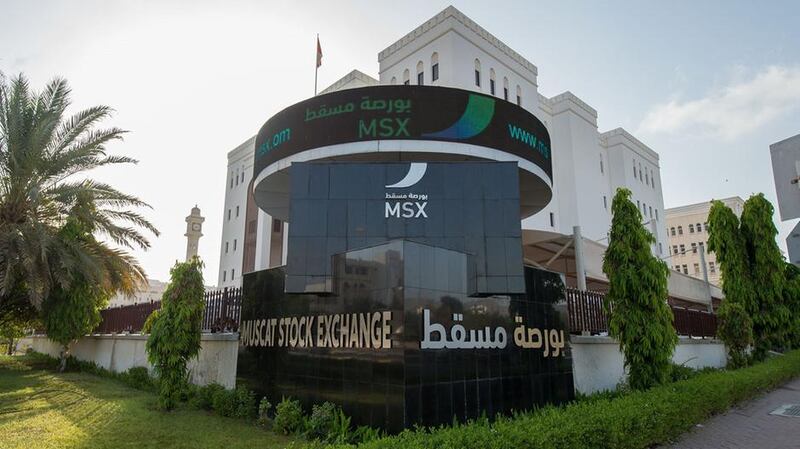 بورصة مسقط تسترد جزءًا من خسائرها