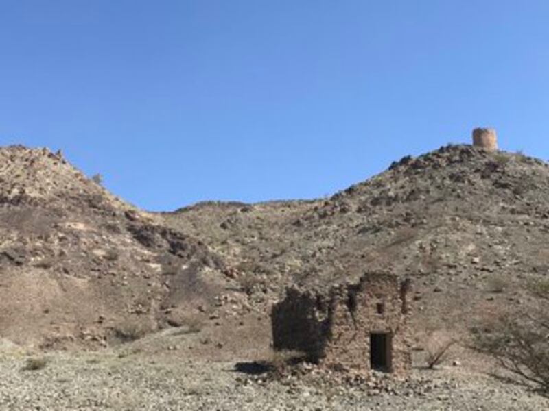 بالصور: 5 نماذج على العزل الصحي في السلطنة قديمًا