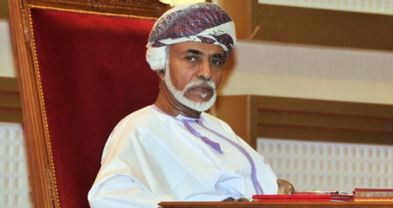 منها الدستور وولي العهد: 14 سؤالًا مهمًا أجاب عنها السلطان قابوس بكل وضوح