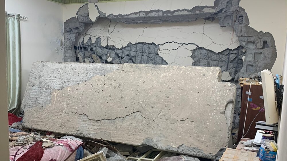 إصابة طفلين في انهيار صخري على منزل
