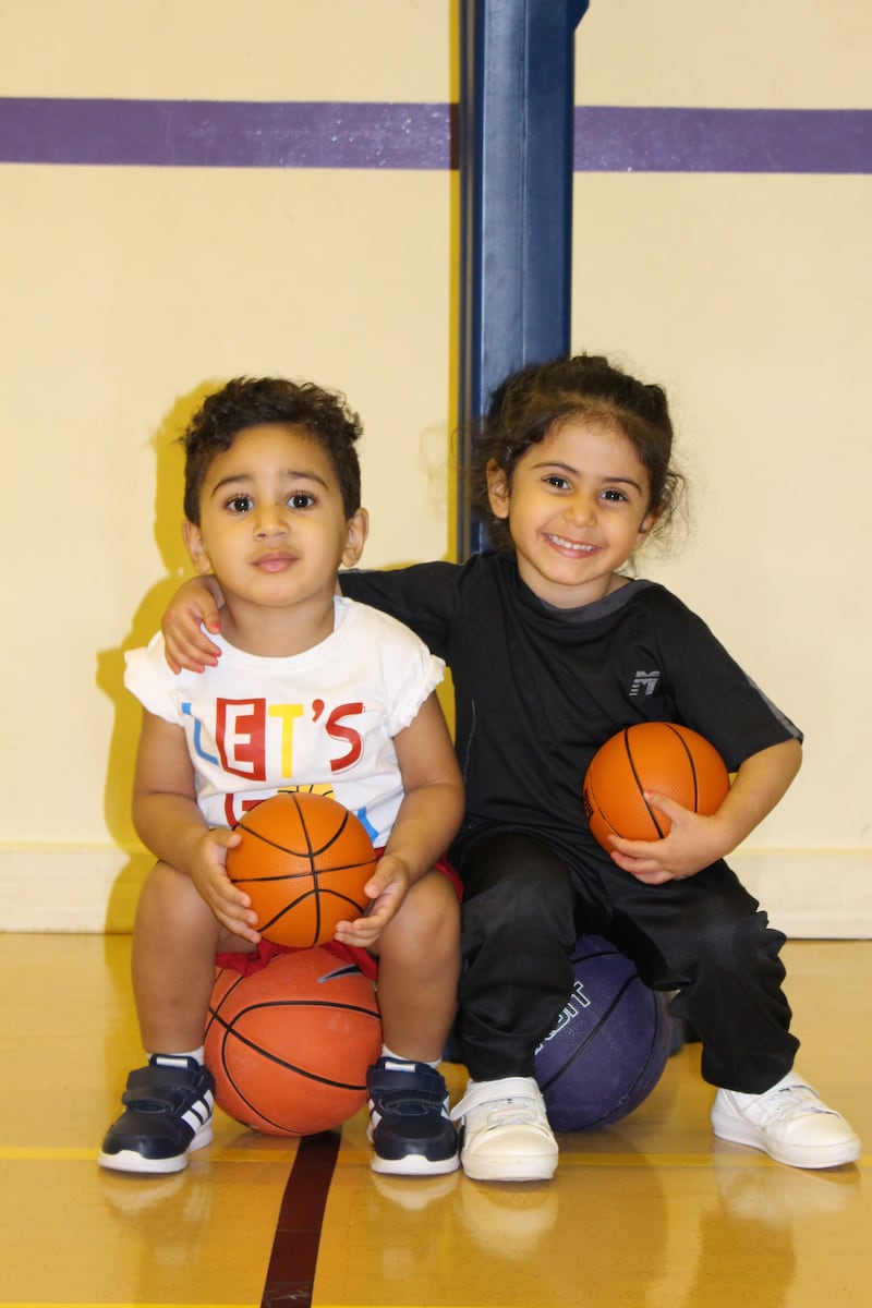 3 مواطنات يؤسسن أول أكاديمية لتعليم كرة السلة في السلطنة