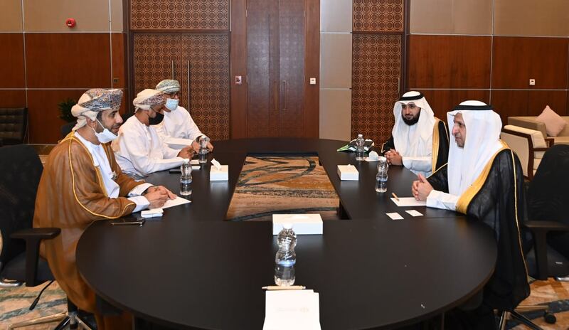 من الوصول حتى المغادرة: أبرز ما تم في زيارة الوفد السعودي للسلطنة