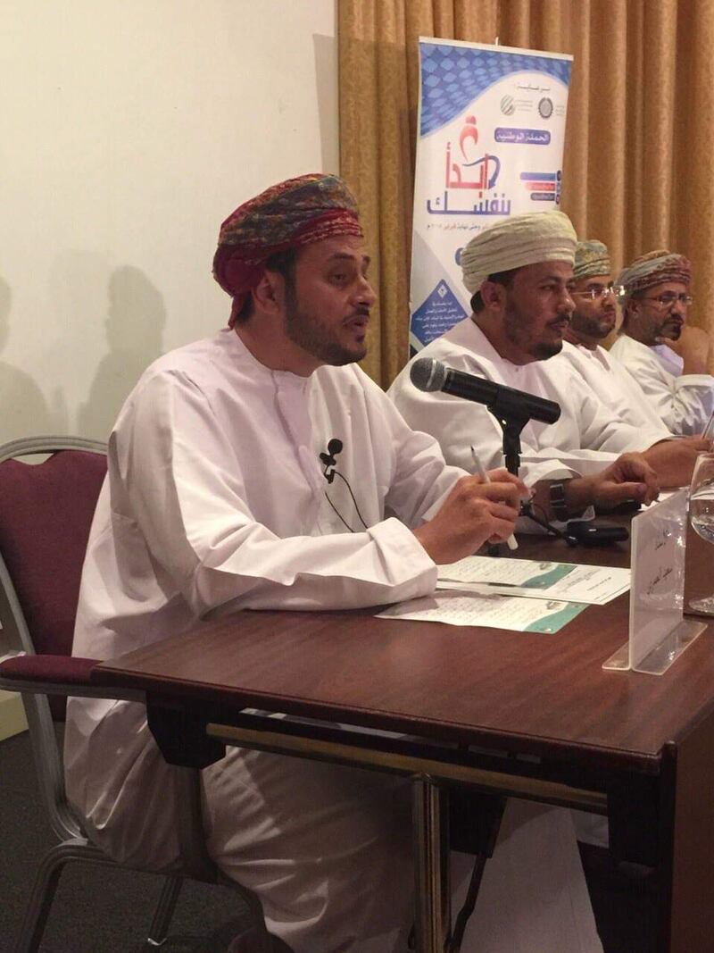 “المشتغلون بالتاريخ”: الباحث العُماني الذي ترك التخصص المتخرج منه ليتفرغ لـ “عشقه”