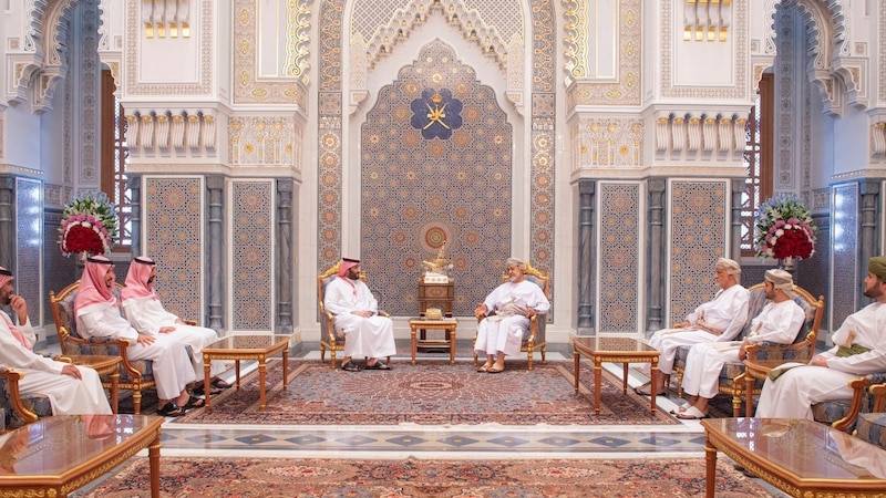 جلالة السلطان يستقبل محمد بن سلمان
