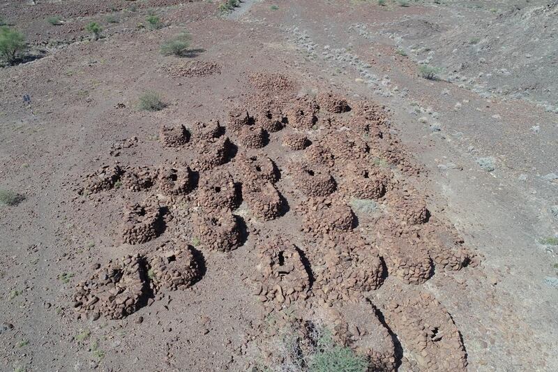 بالصور: اكتشاف مقبرة نادرة في السلطنة