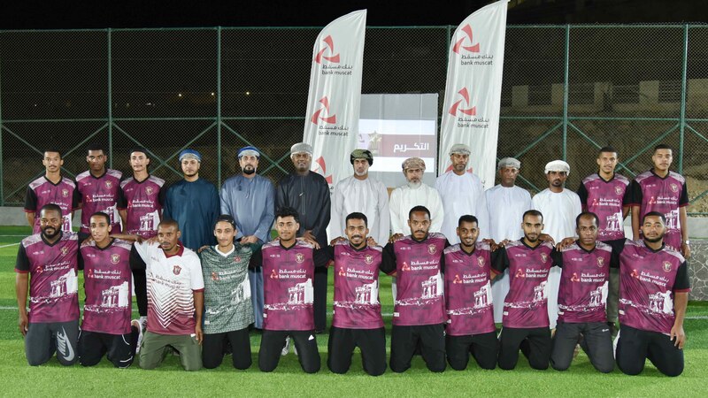 فريق الرهيب بولاية صور ينضم لقائمة المستفيدين من برنامج ”الملاعب الخضراء“