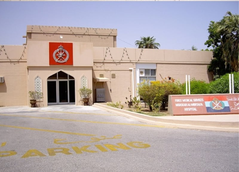 التوجيه المعنوي ينظم زيارات للمرضى في المستشفيات العسكرية