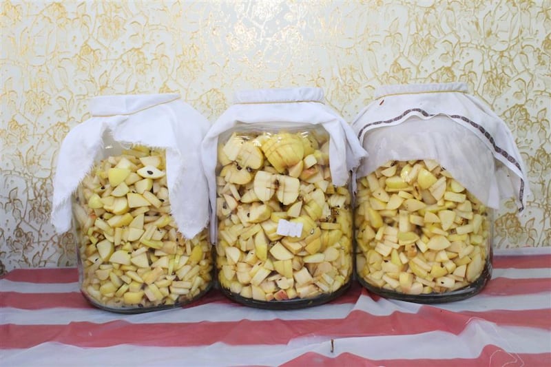 6 مراحل لصناعة خل التفاح