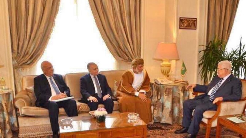 بن علوي يلتقي بمحمود عباس