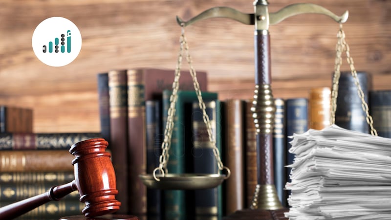 بعد تداول فيديو: محامٍ يوضح عقوبة من ينتحل لقبًا رسميًا أو علميًا