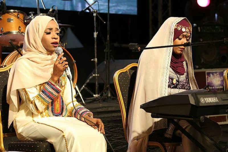 طالبة عمانية تحصل على جائزة أفضل صوت غنائي بمهرجان عربي