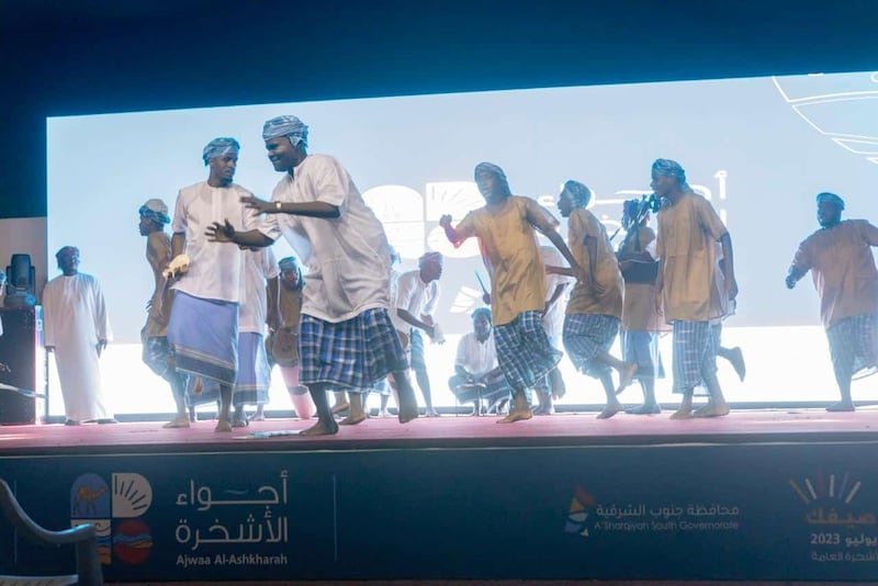 بالصور: ملتقى أجواء الأشخرة يستقطب الزوار بفعاليات منوعة