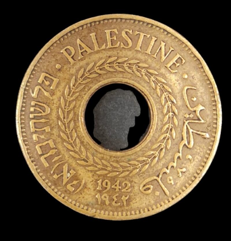 بالصور: مقتنيات فريدة عن فلسطين في متحف لمواطن عماني