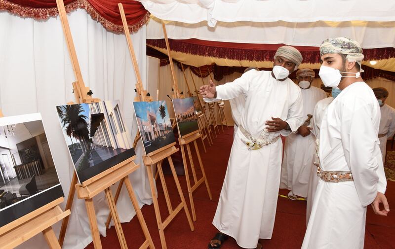 بالصور: سمو السيد ذي يزن يضع حجر الأساس لمبنى الإدارة الفنية لاتحاد القدم