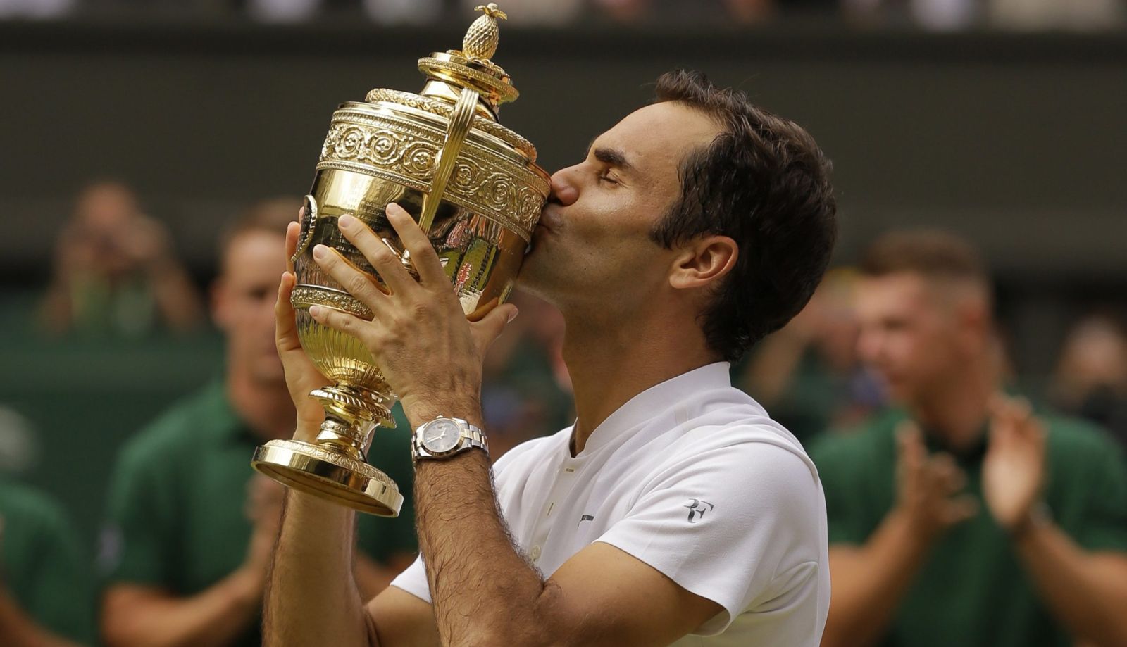 أسطورة التنس روجر فيدير يحدد موعد اعتزاله