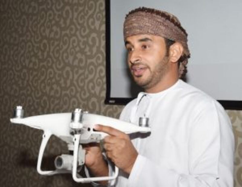 تدشين ملتقى “صحافة السلام” بدورة متقدمة للمصورين