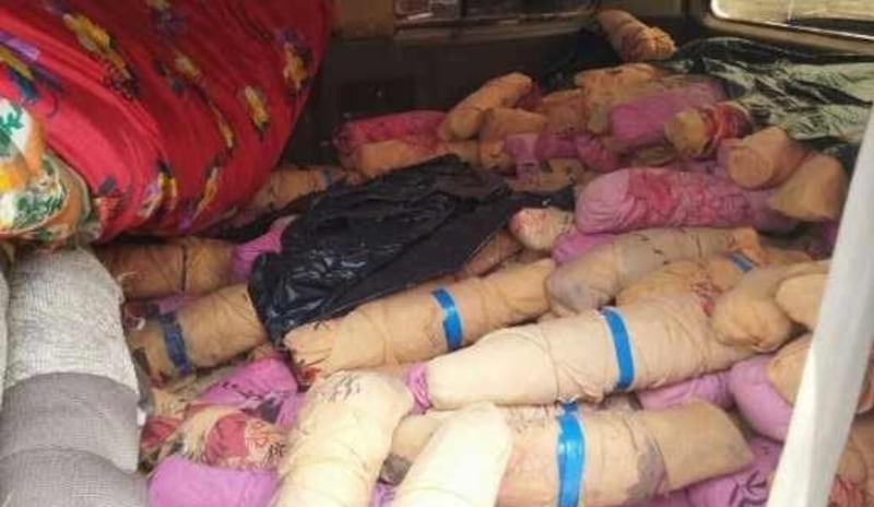 ضبط كميات كبيرة من القات، ومتهمان يقاومان الشرطة بالعنف