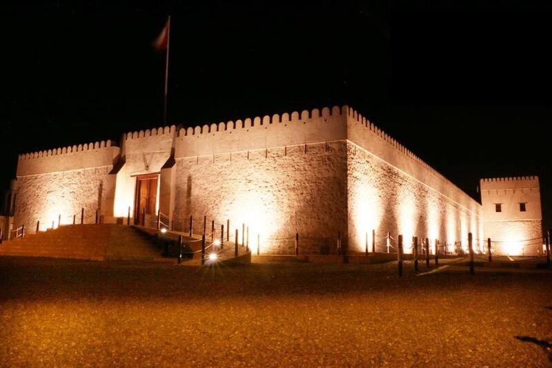 الحصن الذي ألقى فيه السلطان قابوس بن سعيد أحد خطاباته في سبعينيات القرن الماضي