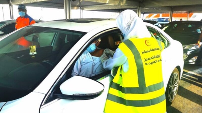 بدء تحصين مستحقي الجرعة الثانية من داخل السيارة