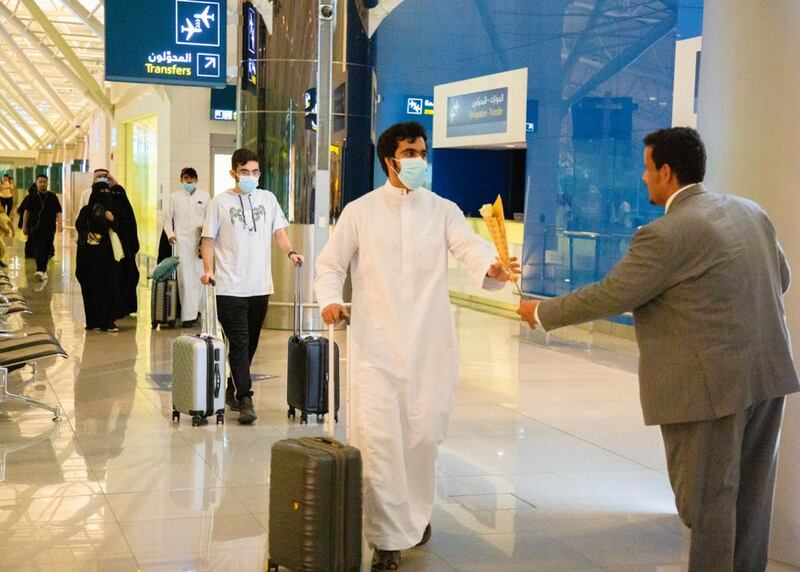 تدشين رحلات مباشرة بين الرياض وصلالة