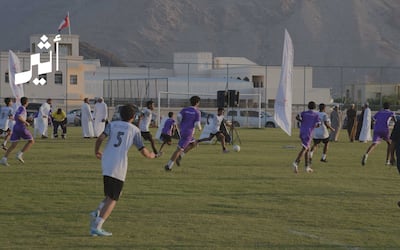 بنك مسقط يواصل بنجاح تنفيذ برنامج “الملاعب الخضراء” والاحتفال باستكمال ملاعب رياضية في ولايتي ينقل وصحم