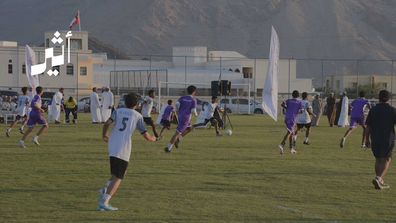 بنك مسقط يواصل بنجاح تنفيذ برنامج “الملاعب الخضراء” والاحتفال باستكمال ملاعب رياضية في ولايتي ينقل وصحم