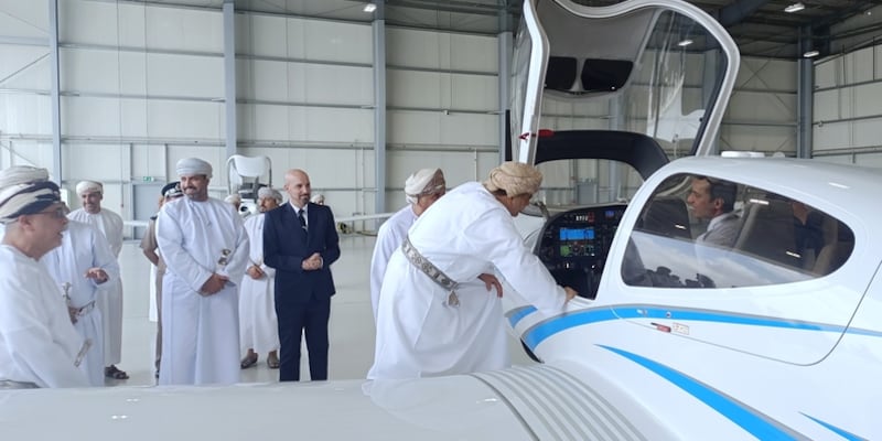 افتتاح أول أكاديمية للطيران المدني في صحار