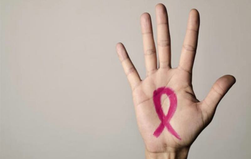 للمُبتلِين بالسرطان أو الخائفين منه: إليكم قصة المواطنة نوال ورحلتها معه