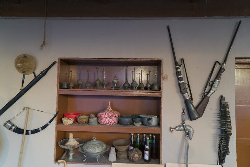 جونو حطّم مقتنياتها وعادت لهوايتها: مواطنة تقتني آثارًا تاريخية منها “بيسة سوداء”