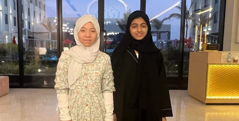 طالبتان عمانية وصينية تبتكران جهازًا للكشف المبكر عن تسريب الماء